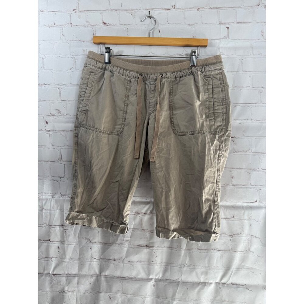 Old Navy Shorts Womens Size Medium Khaki Drawstring Elastic Waist Raw Hem